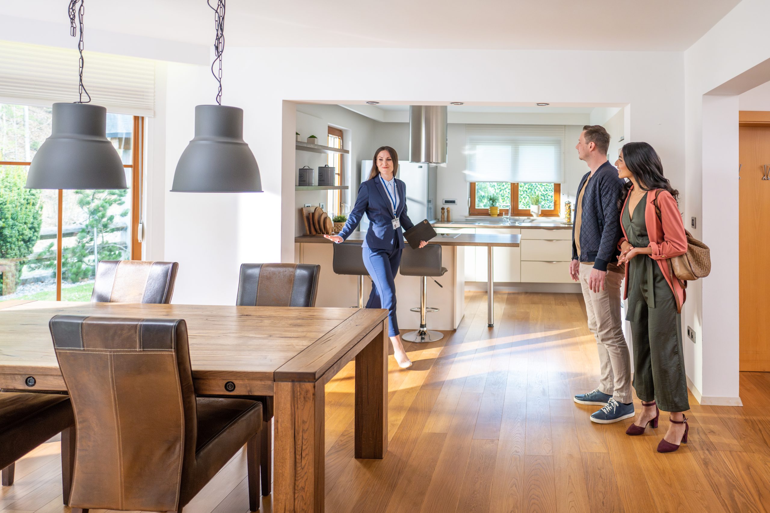 The Pros and Cons of Hosting an Open House When Selling a Property